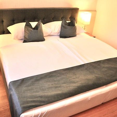 Home Sweet Apartments - A Cozy Welcome فيينا المظهر الخارجي الصورة