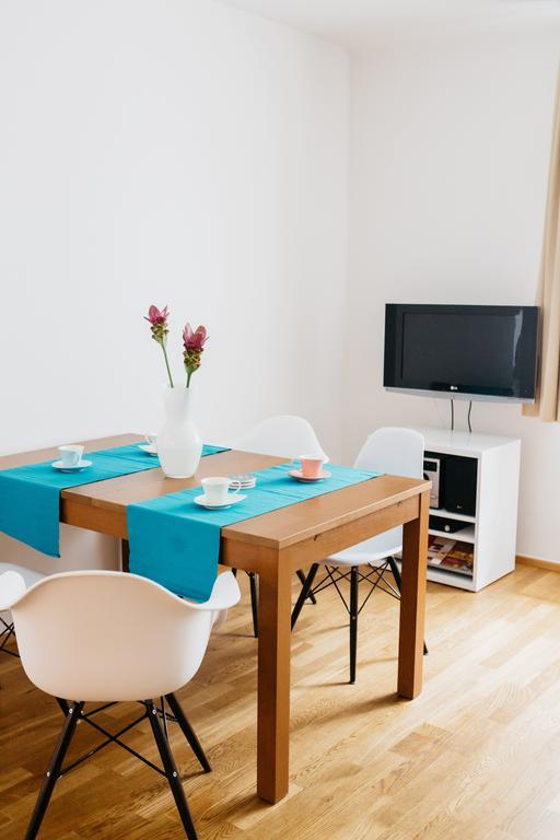 Home Sweet Apartments - A Cozy Welcome فيينا الغرفة الصورة