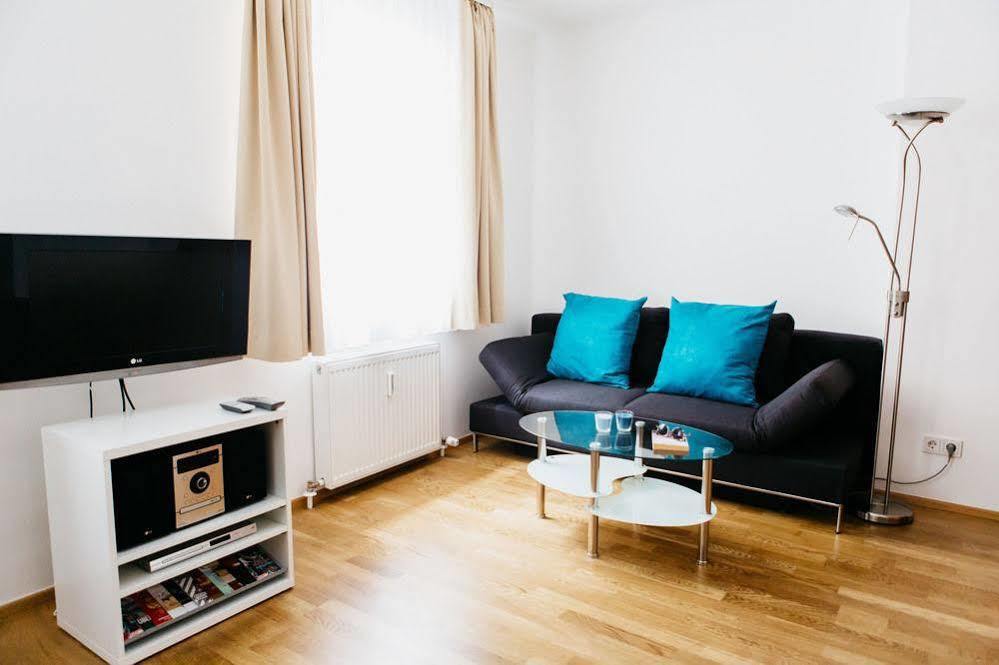 Home Sweet Apartments - A Cozy Welcome فيينا المظهر الخارجي الصورة